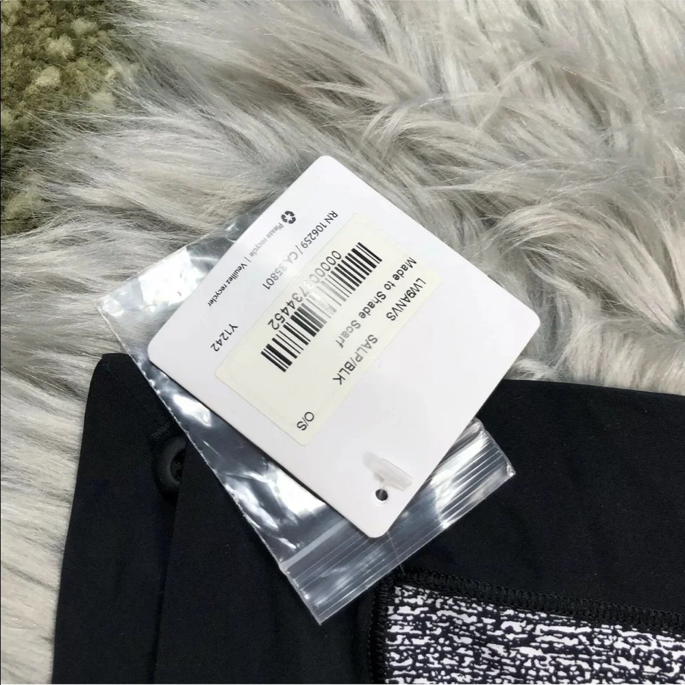 Lululemon Made To Shade Scarf Salt Alpine White Black